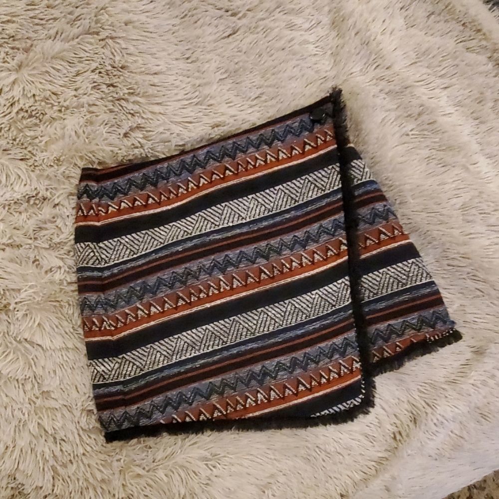 Beautiful aztec Sam Edelman mini skirt size 2 - Picture 2 of 8
